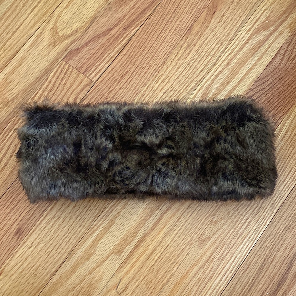 One size fits all faux fur winter headband!!